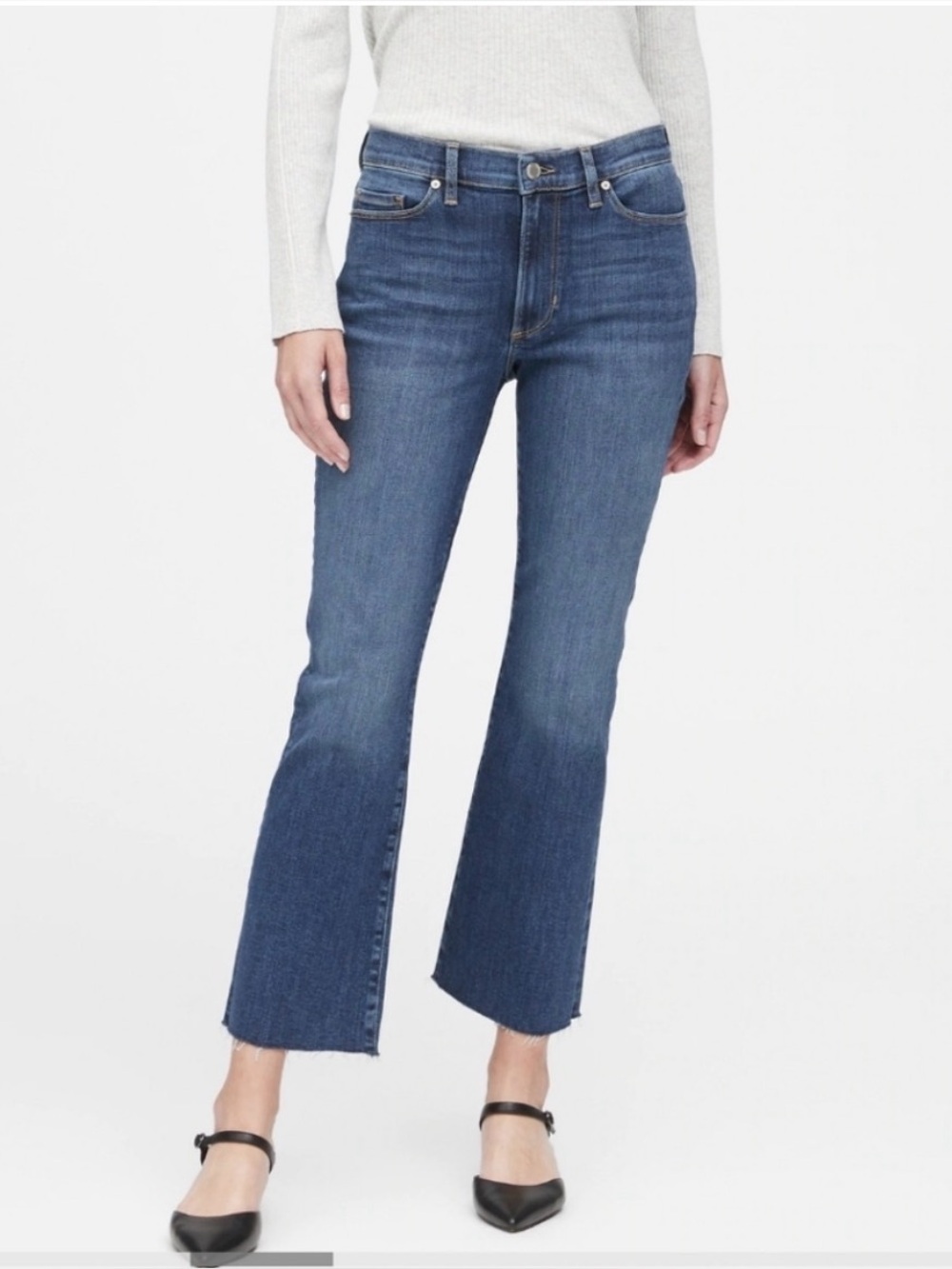 BANANA REPUBLIC Mid-Rise Crop Flare Nic Wash 28
